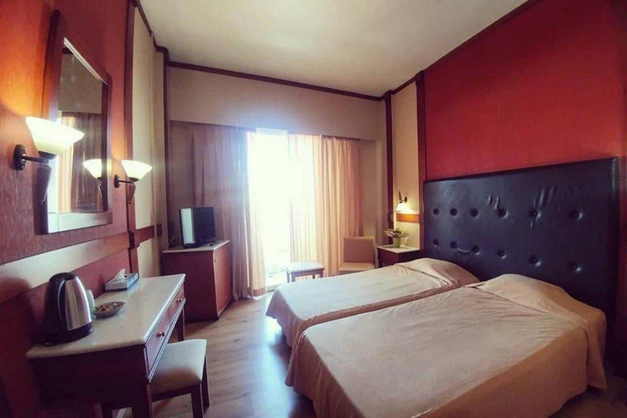 Park Hotel Volos Exterior photo